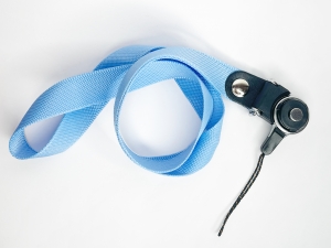Šňůrka na mobilní telefon s plastovým zámkem, šířka 2 cm, barva modrá