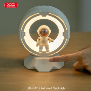 LED noční lampička Astronaut (XO-OZ12), 3 režimy svícení, barva bílá